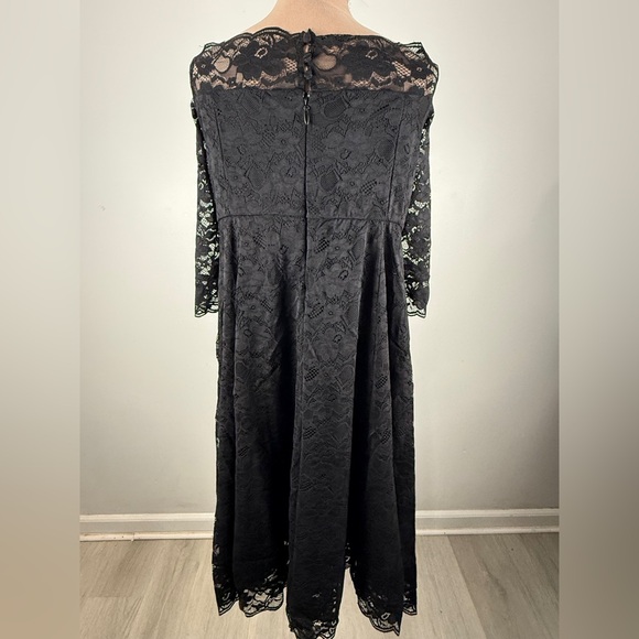 torrid Black Lace Midi Dress with Three-Quarter Sleeves - Picture 4 of 7